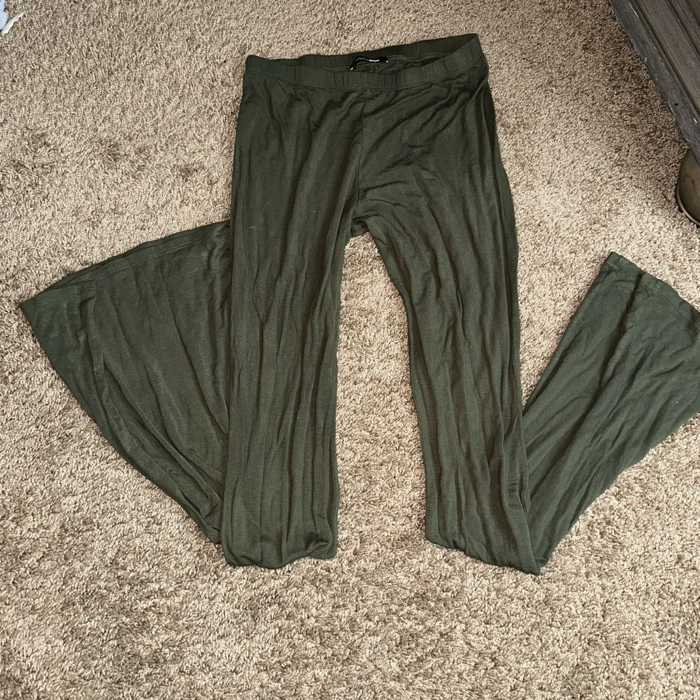 Womens Fashion Nova Olive Green Pants Set with Matching Crop Top. Size Small